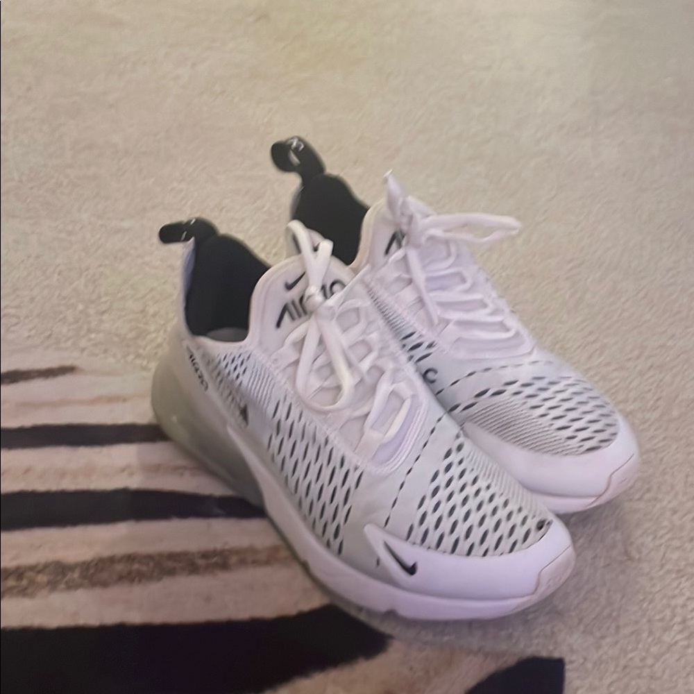 Nike White Athletic Sneakers Air Maxs Size 7